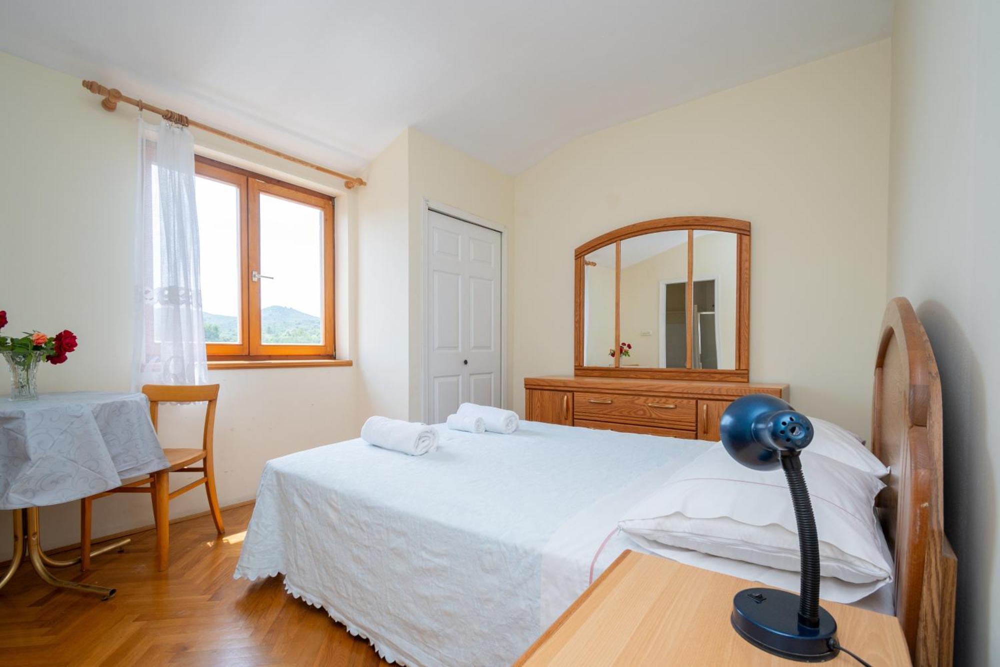 Apartments And Rooms By The Sea Mrljane, Pasman - 327 Nevidane Room photo