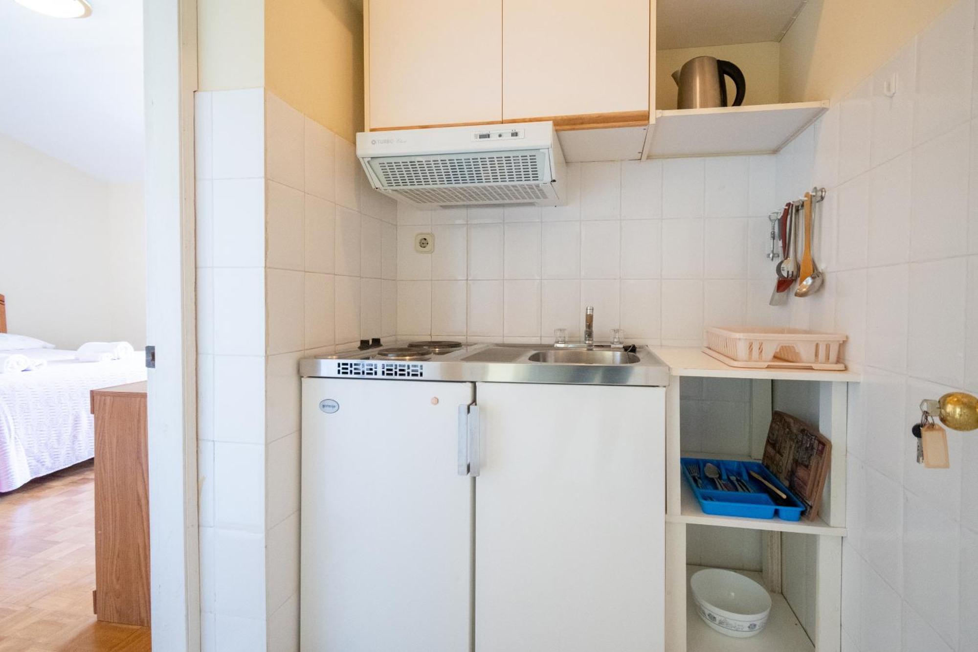 Apartments And Rooms By The Sea Mrljane, Pasman - 327 Nevidane Room photo