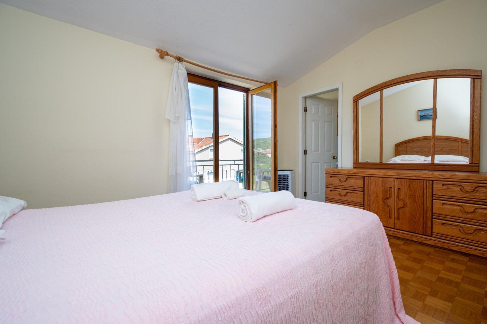 Apartments And Rooms By The Sea Mrljane, Pasman - 327 Nevidane Room photo